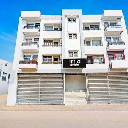 Super Hotel O Jankipuram Near Sahara State Formerly Basera Homes Hasanganj ภายนอก รูปภาพ