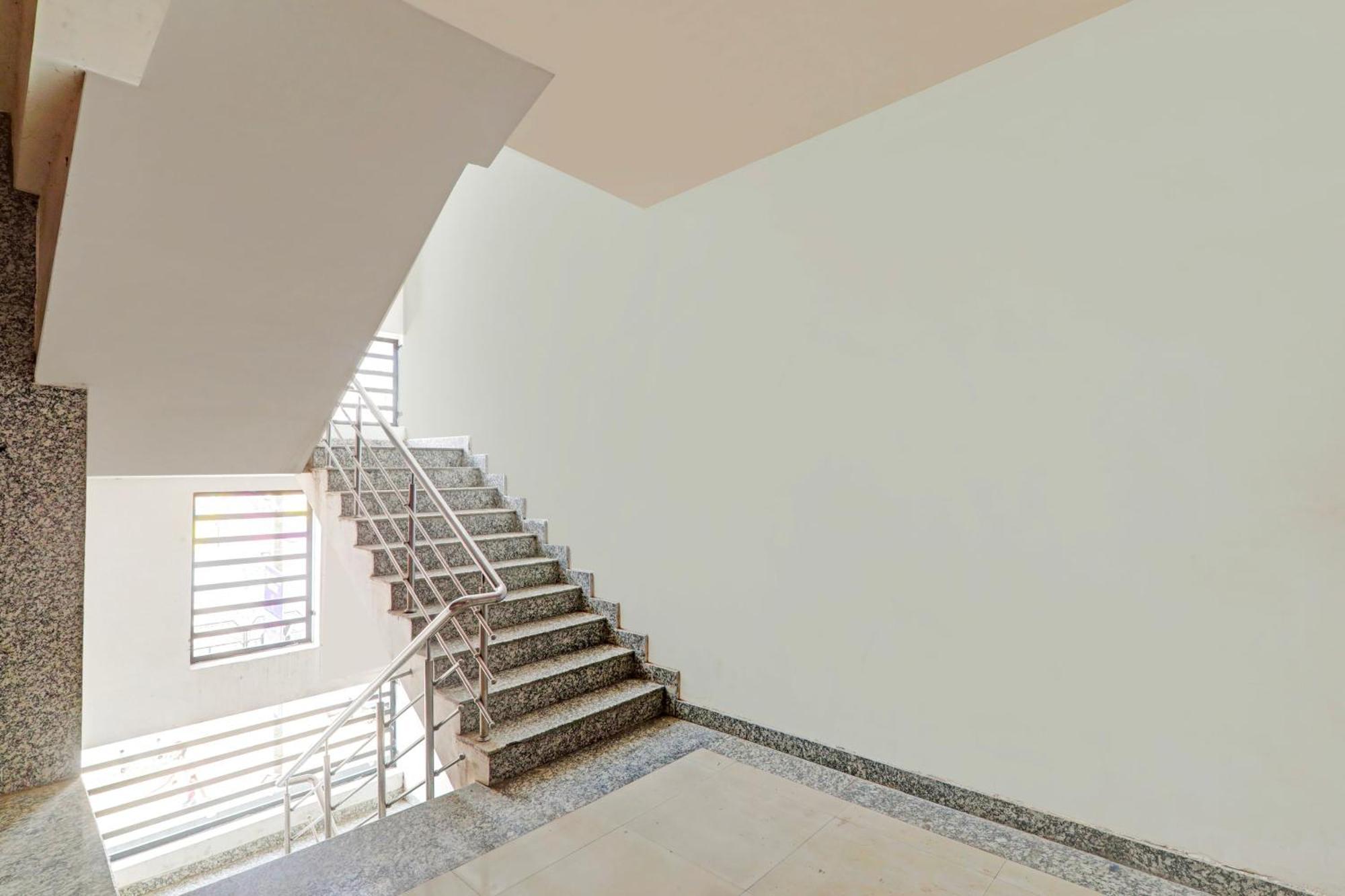 Super Hotel O Jankipuram Near Sahara State Formerly Basera Homes Hasanganj ภายนอก รูปภาพ
