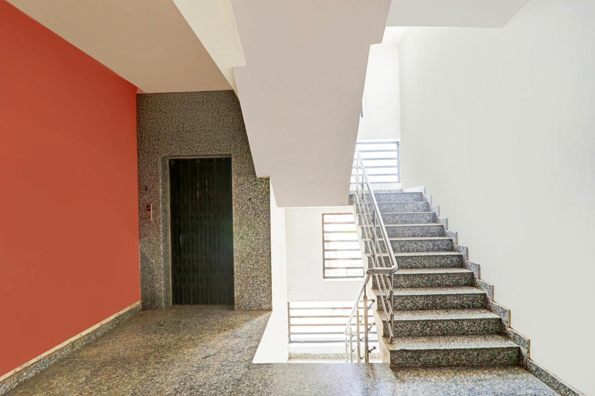Super Hotel O Jankipuram Near Sahara State Formerly Basera Homes Hasanganj ภายนอก รูปภาพ